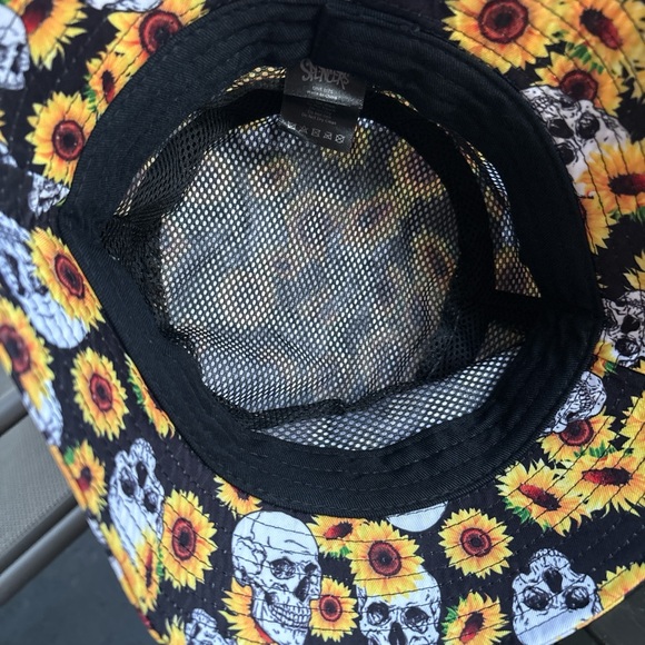 Spencer's skull sunflowers bucket hat - Picture 8 of 8